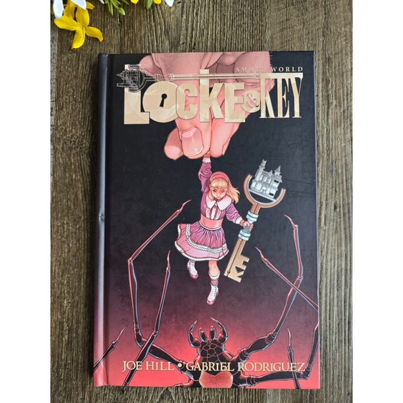 Locke & Key Small World Hardcover Comic Book Joe Hill Gabriel Rodriguez IDW - Picture 1 of 5